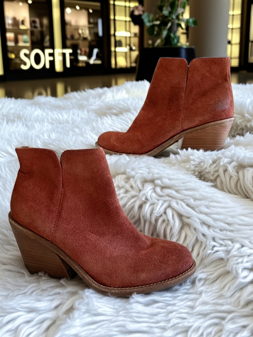 New SOFFT Tori Women's Cinnamon Suede Ankle Boot SZ 7.5
